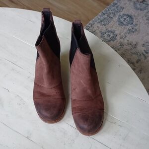 A) Sorel Chestnut Leather Ankle Booties